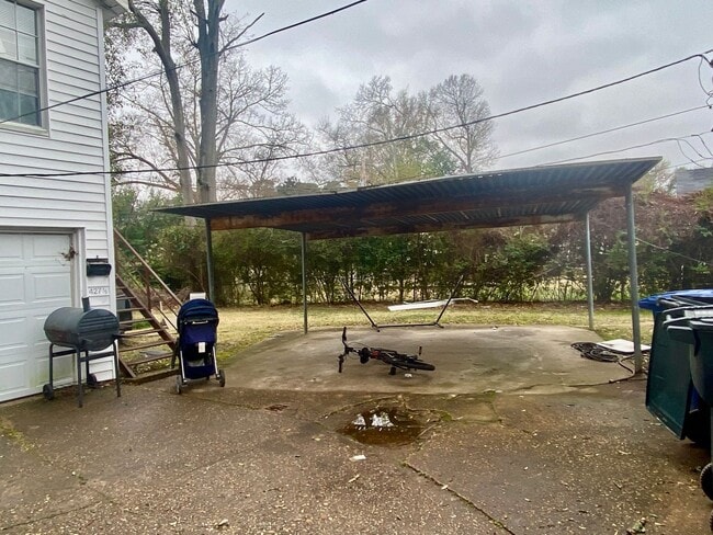 Building Photo - Charming 2-Bedroom Duplex for Lease – South Highlands