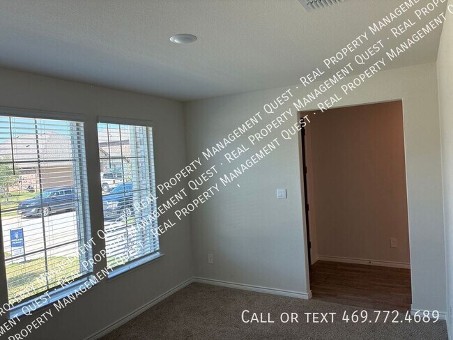 Building Photo - 8164 Trudy Ln