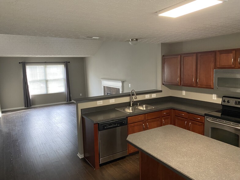 Kitchen to Living Room - 5974 Canyon Creek Dr