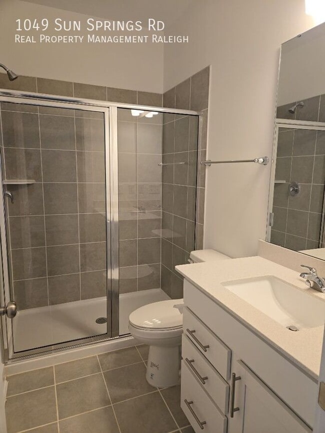 Building Photo - 1049 Sun Spgs Rd