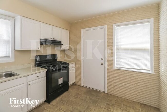 Building Photo - 404 46th Ave