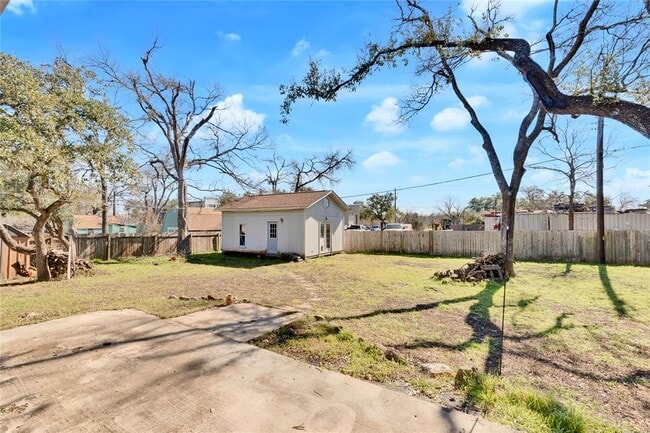 Building Photo - 8413 Slant Oak Dr