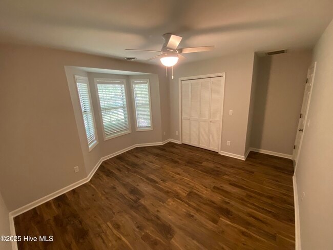 Building Photo - 8 Sand Dollar Dr