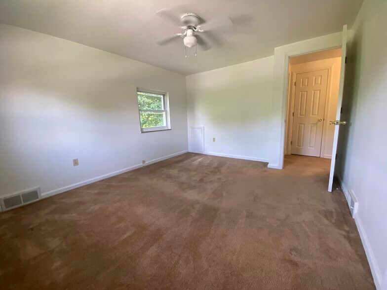 Master - 4443 Clairton Blvd