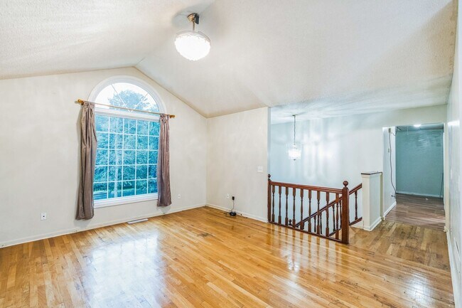 Building Photo - Charming 4BR House in Douglasville