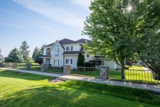 Building Photo - Town house in Post Falls