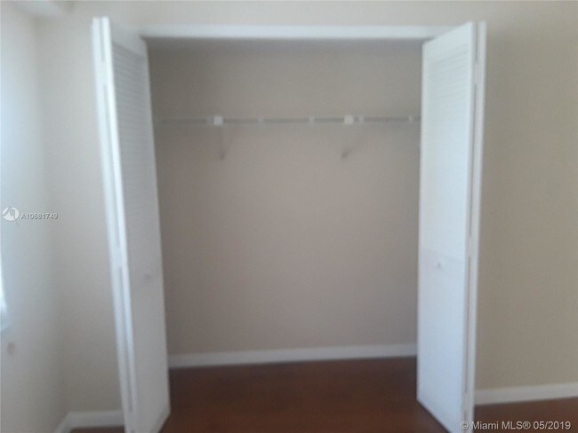 Building Photo - 3499 Oaks Way