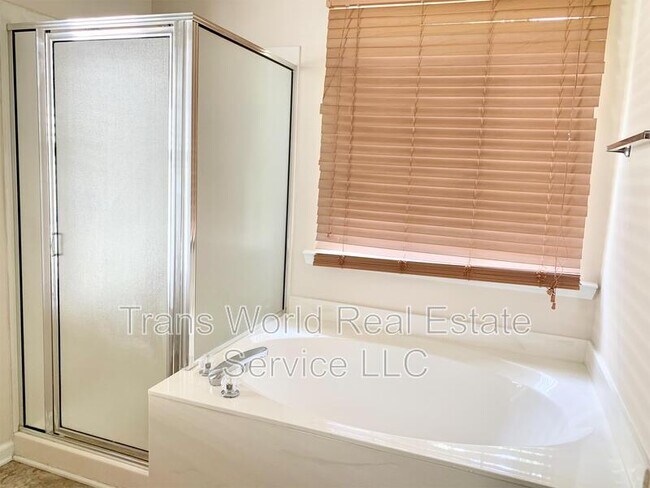 Building Photo - 4068 Beaver Oaks Dr