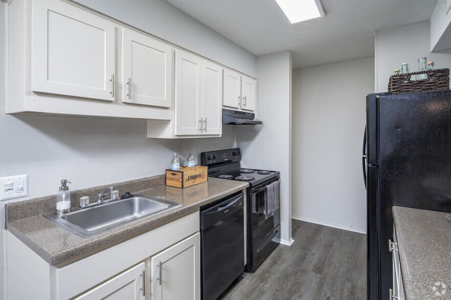 1BR, 1BA - 780 SF - High River