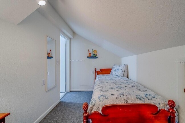Building Photo - 8105 Bardmoor Pl