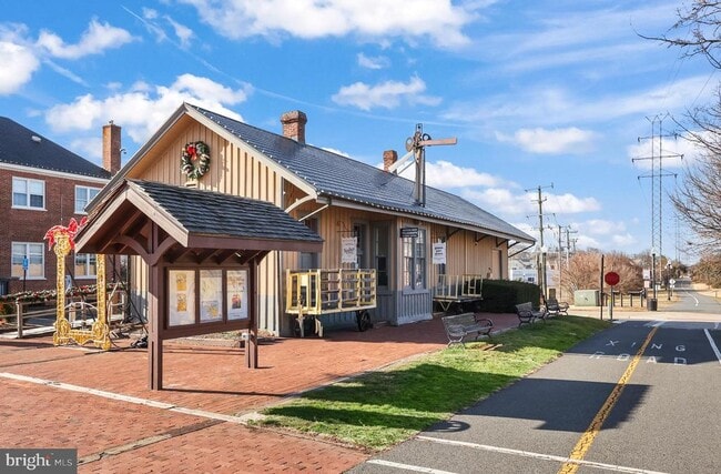 Building Photo - 549 Florida Ave