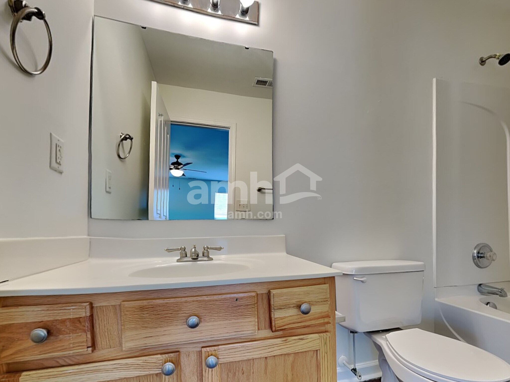 Building Photo - 104 Thorsen Dr