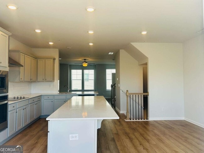 Building Photo - 140 Reese St