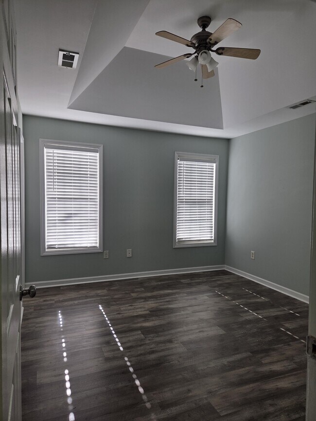 Building Photo - Charming 3 Bedroom/2 Bath