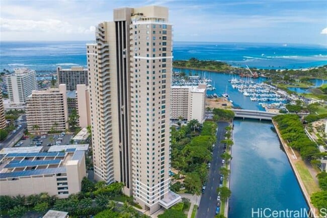 Building Photo - 1551 Ala Wai Blvd