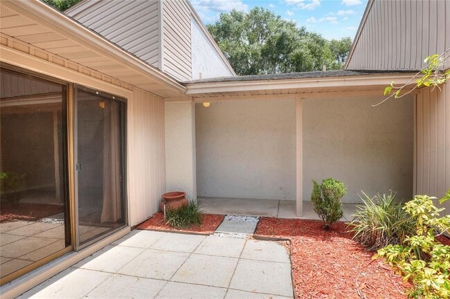 Building Photo - 3988 Oak Loop