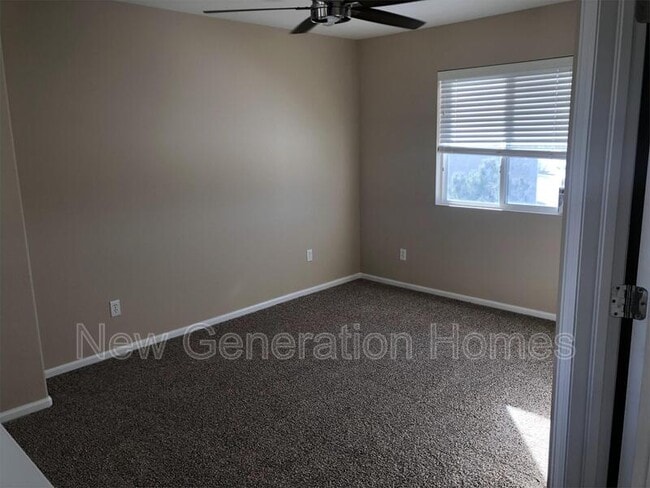 Building Photo - 815 Diamond Rim Dr
