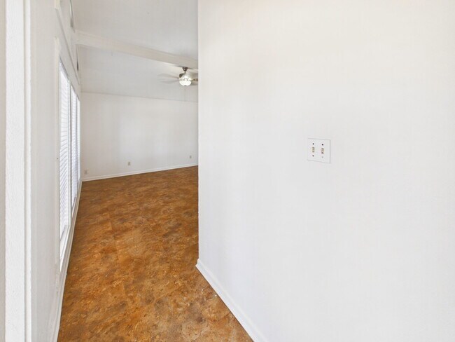 Building Photo - 1013 San Benito Dr