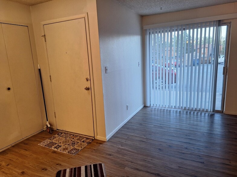 Building Photo - 5300 E Cherry Creek South Dr