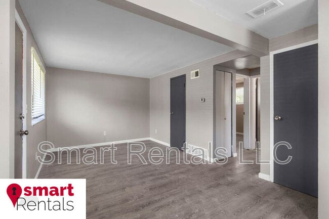 Building Photo - 497 S Holmes Ave