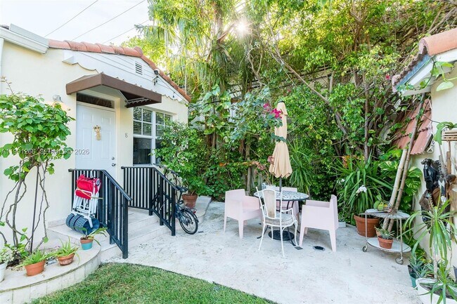 Building Photo - 814 Lenox Ave.