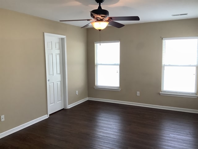 Building Photo - 8811 Shadowglen Dr