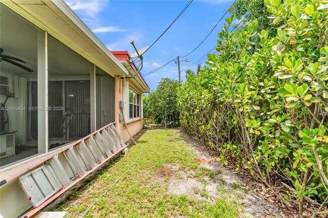 Building Photo - 1019 S 29th Ave