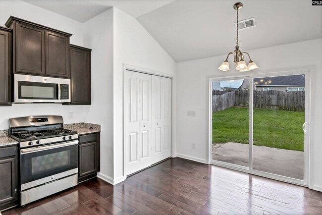 Building Photo - 357 Finch Ln
