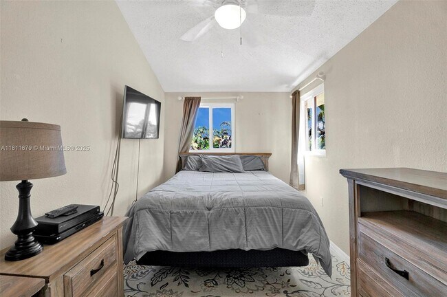 Building Photo - 812 Chukker Rd