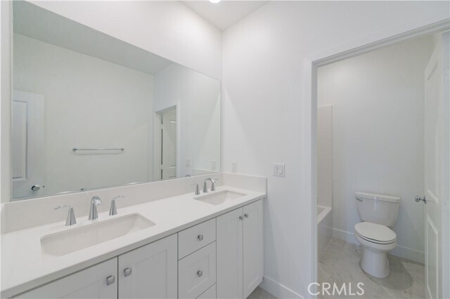 Building Photo - 446 Lobata