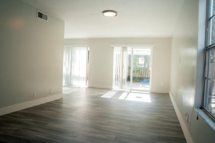 Building Photo - 5884 Dewberry Way