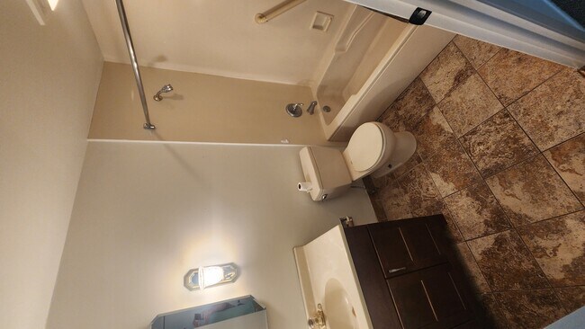 Building Photo - 808 S Cedarcrest Dr