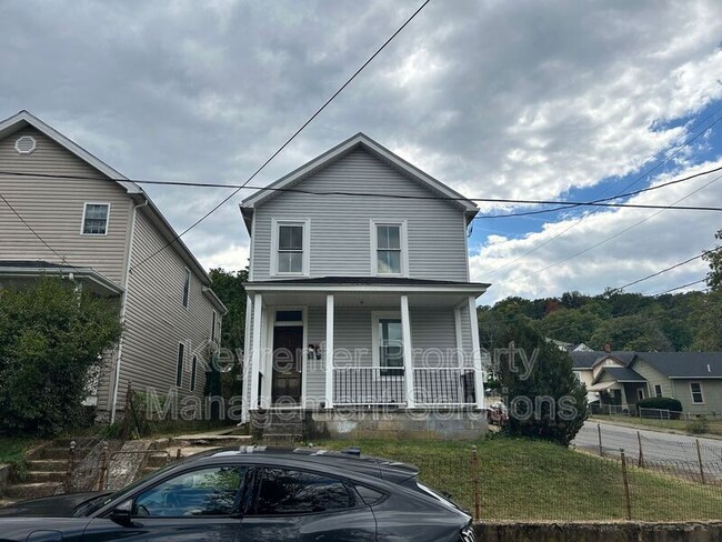 Primary Photo - 16 W Peabody St
