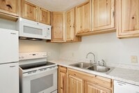 Building Photo - Dog-Friendly Duplex Near Parks and Downtown