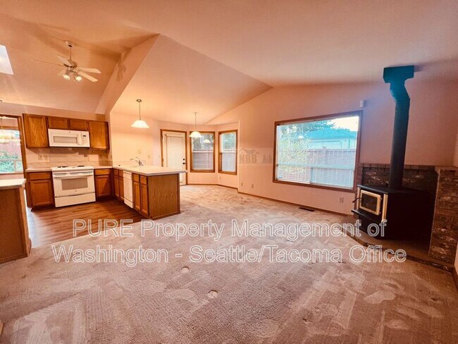 Building Photo - 2913 Briar Lea Loop SE