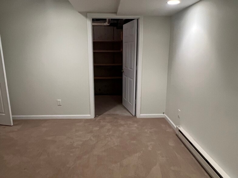 Building Photo - 75 Spring Hill Cir