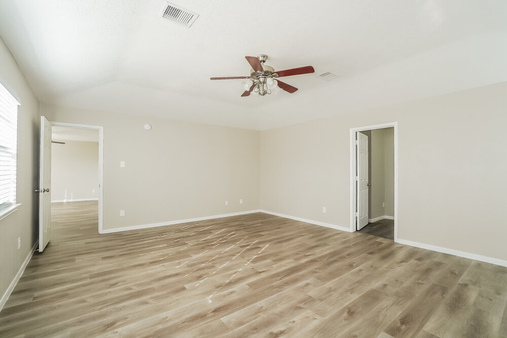 Building Photo - 21902 Willow Shadows Dr