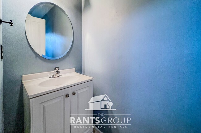 Building Photo - Spacious 4-Bedroom, 2.5-Bath Home with Ope...