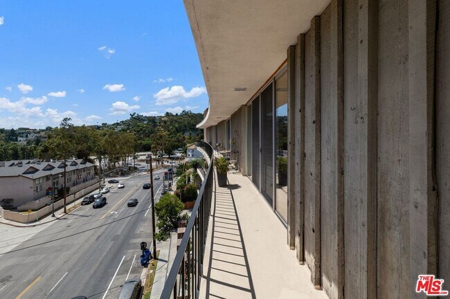 Building Photo - 2260 N Cahuenga Blvd