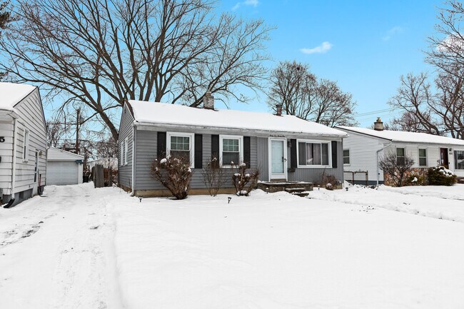 Building Photo - 4521 Thorncroft Ave