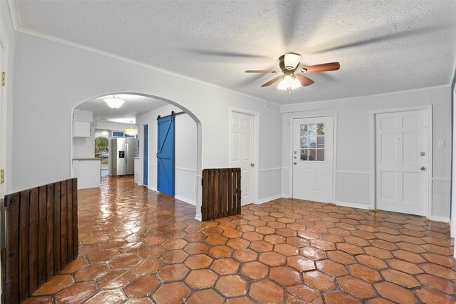 Building Photo - 3838 Glenheather Dr