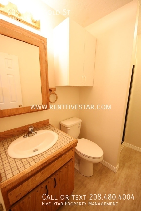 Building Photo - 2097 Marigold St