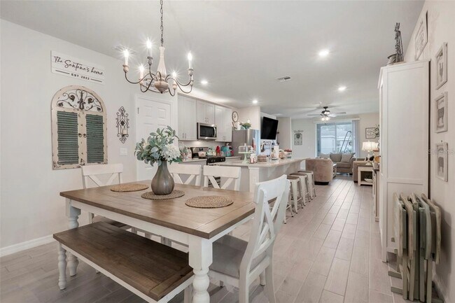 Building Photo - 3328 Curlew Ave