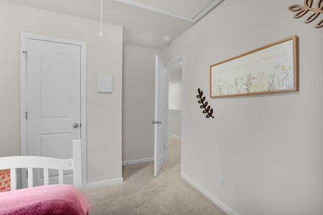 Building Photo - Bright and Airy 3-Bedroom Retreat with Deck and Corner Lot on Lady's Island!