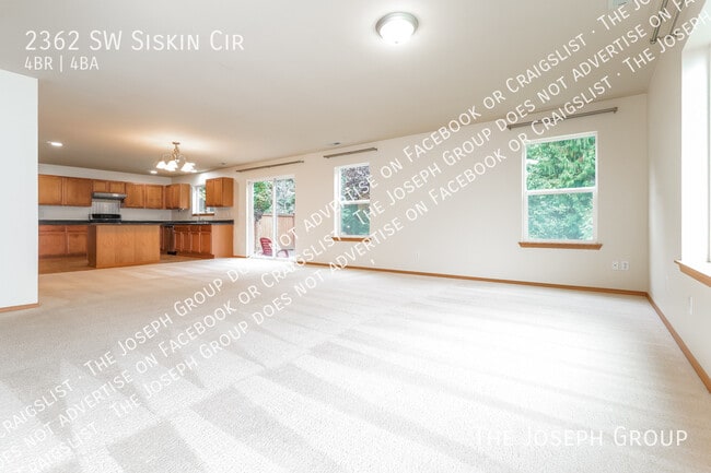 Building Photo - 2362 SW Siskin Cir