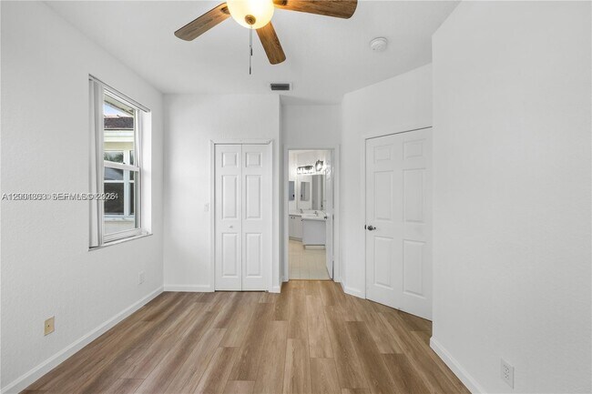 Building Photo - 16449 SW 84th Pl