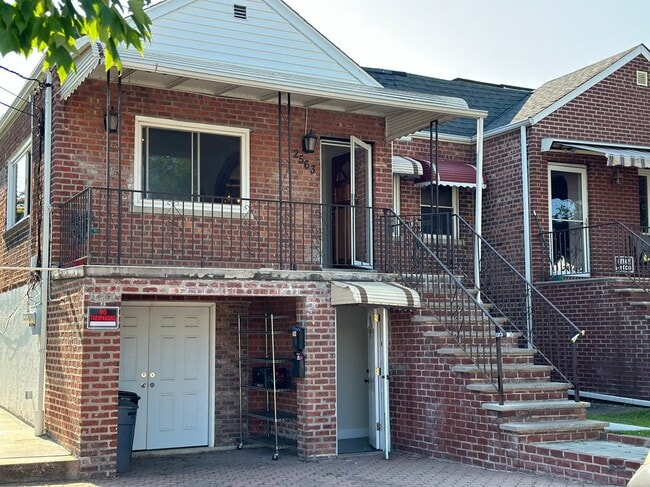 Building Photo - 2563 Kingsland Ave