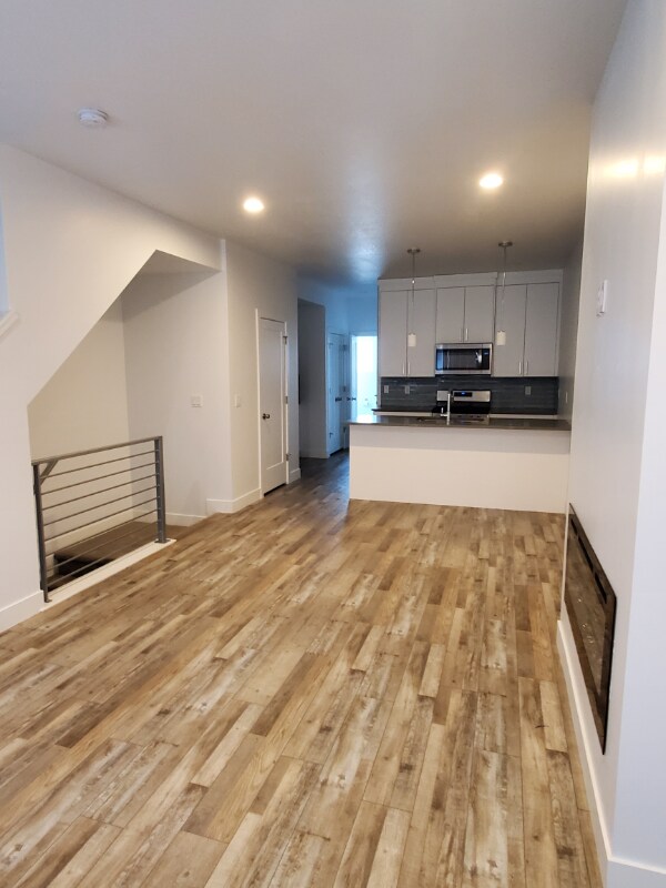 Building Photo - 2185 N 525 W