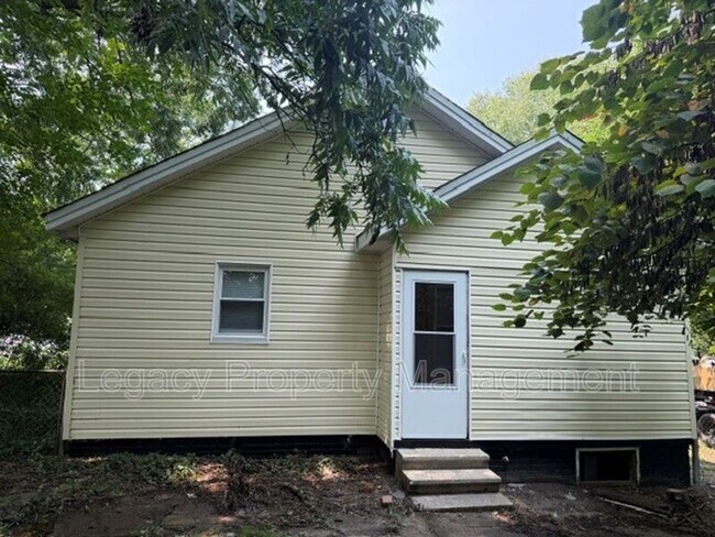 Building Photo - 1511 Albright Ave