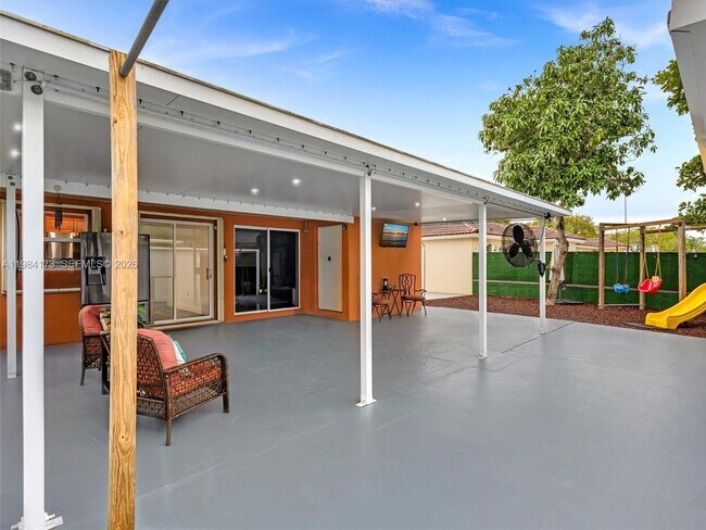 Building Photo - 7879 NW 193rd Ter